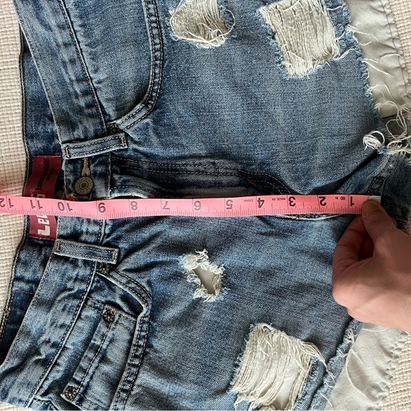 Levi’s 569 high rise 16 Regular Denim Jean Distressed Cut Off Shorts - Picture 7 of 8